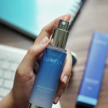Muat gambar ke penampil Galeri, Facial Mist Pelembap | Aqua Blossom - Miracle Mist